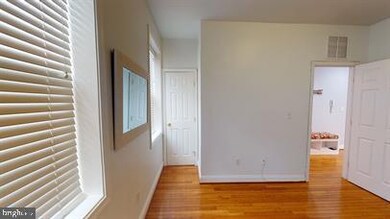 711 Irving St NE unit 3, Washington, DC 20017 - photo 4