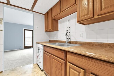 146 W Tarryton Court Columbus OH 43228-7