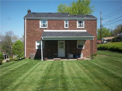 Land/Lot. level rear yard