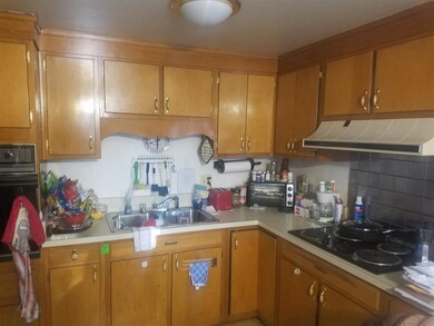 11 Pine Grove Ave, Nashua, NH 03060 - photo 2