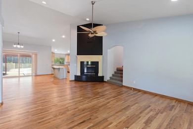 1946 NW Crown St, Grants Pass, OR 97526 - photo 5