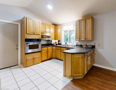 4908 Yarmouth Dr, Greensboro, NC 27407 - photo 6