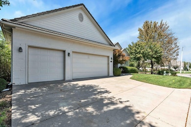 665 N Crest Ridge Ct, Wichita, KS 67230 - photo 3