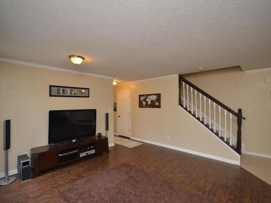 2550 Monarchy Ln, Greenwood, IN 46143 - photo 4