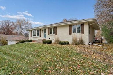 635 Ivy Falls Ave, Saint Paul, MN 55118 - photo 2