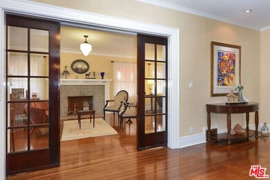 2103 Buckingham Rd, Los Angeles, CA 90016 - photo 5