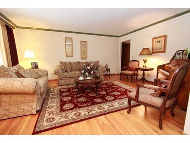 6093 Clintonview St, Columbus, OH 43229 - photo 2