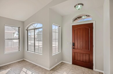 5-142298490-06 Foyer