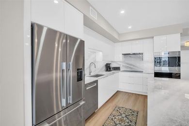 Bayfront Tower unit 1210, Saint Petersburg, FL 33701 - photo 6