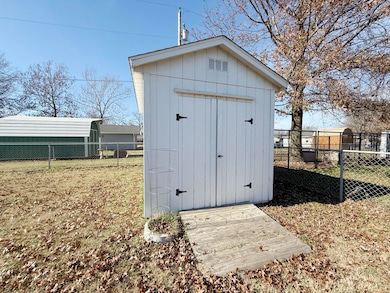 513 S Main St, Fairland, OK 74343 - photo 3