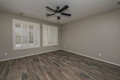 005_Family Room