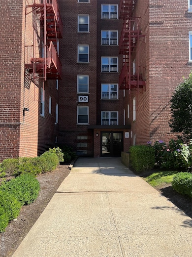 Trinity Co-Operative Apts unit 1H, New Rochelle, NY 10805 - photo 2