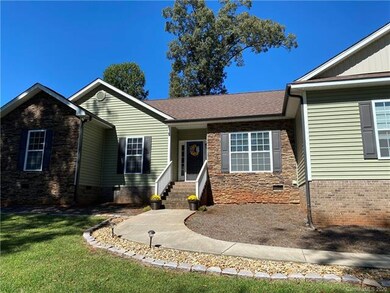 125 Upper Oak Dr, Statesville, NC 28625 - photo 3