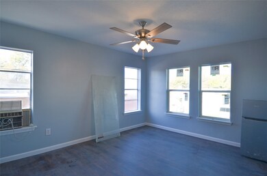 103 Cosmos St unit 3, Houston, TX 77009 - photo 7