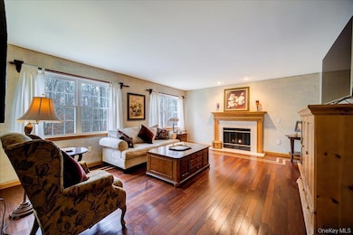 51 Mina Dr, Wappingers Falls, NY 12590 - photo 7