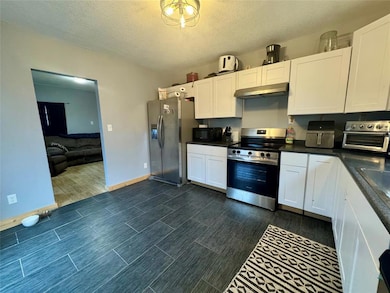 3307 50th St, Des Moines, IA 50310 - photo 7