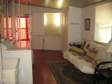 5747 Flying M AZ Room