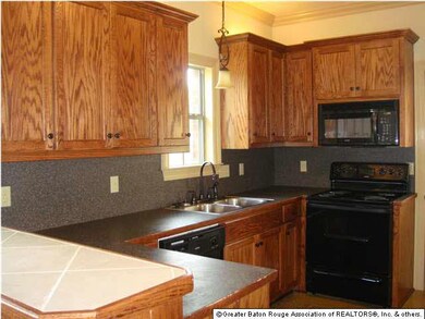 Custom Cabinets in Kitchen with above cabinet ligh