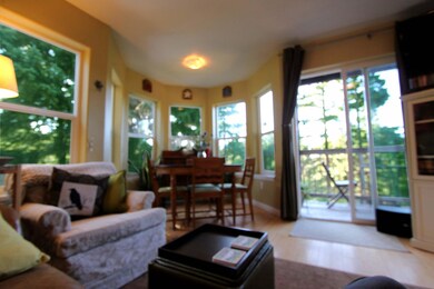 Living Dining Area