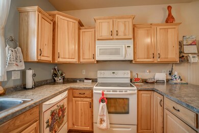 3400EdgewoodVillageLp61220_0015