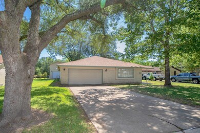 361 Windsor Square, Alvin, TX 77511 - photo 2