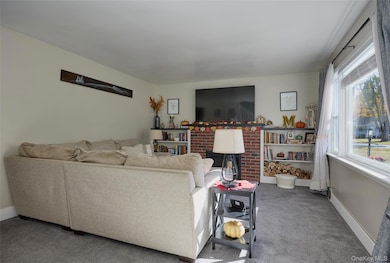 39 Alda Dr, Poughkeepsie, NY 12603 - photo 5