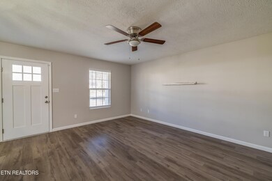 520 Midlake Dr, Knoxville, TN 37918 - photo 7