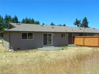 8812 Burnett Rd SE unit A & B, Yelm, WA 98597 - photo 2