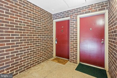 118 Roberts Ln unit 400, Alexandria, VA 22314 - photo 4