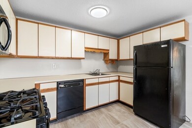 60 Florry Dr unit 27, Dracut, MA 01826 - photo 3