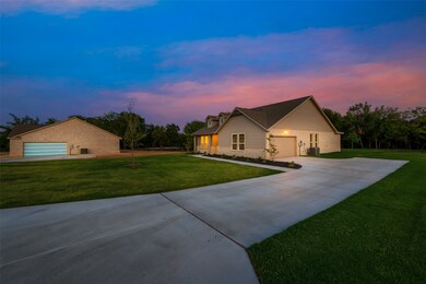 105 Cooper Ct, Springtown, TX 76082 - photo 4