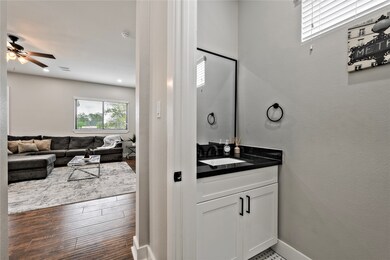 3034 Wayne St unit A, Houston, TX 77026 - photo 6