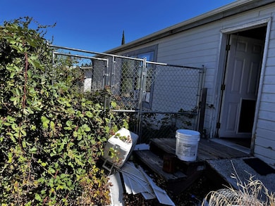 855 SW West Harbeck Rd, Grants Pass, OR 97527 - photo 5