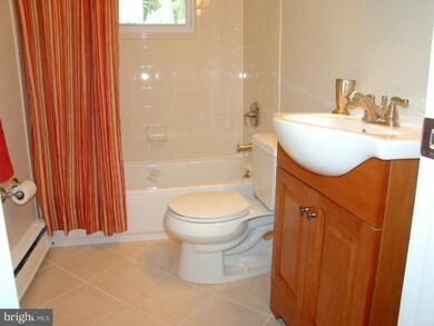 6916 University Dr, Middle River, MD 21220 - photo 5