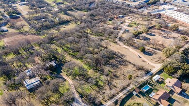 370 Warnick Ct, Granbury, TX 76049 - photo 4