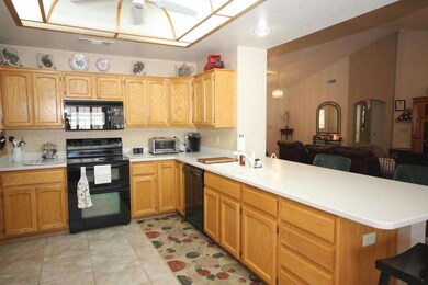 2624 S Honeysuckle Cir - Kitchen