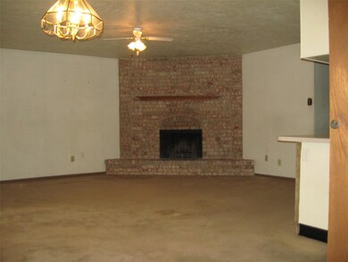 6313 Yarmouth Ave, North Richland Hills, TX 76182 - photo 2