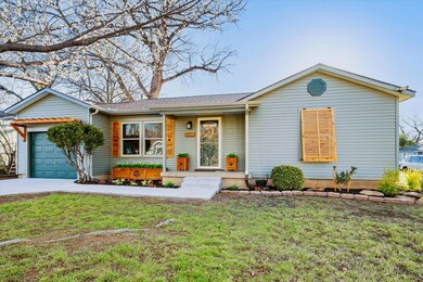 440 Harrison Ln, Hurst, TX 76053 - photo 2