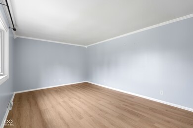 4730 Woodcrest Dr, Columbus, IN 47203 - photo 6