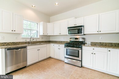 13270 Coppermill Dr, Herndon, VA 20171 - photo 3