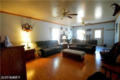 479 Barksdale Ln unit 10/1, Hedgesville, WV 25427 - photo 3