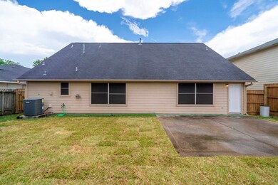 11115 Linden Gate Dr, Houston, TX 77075 - photo 7