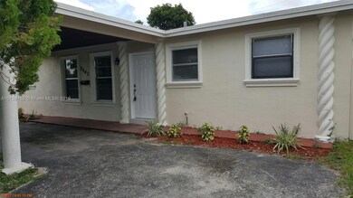2643 Nassau Dr, Miramar, FL 33023 - photo 2