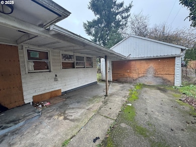 8923 SE Clinton St, Portland, OR 97266 - photo 2