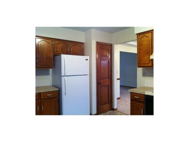 Kitchen includes all appliances plus pantry, Foste