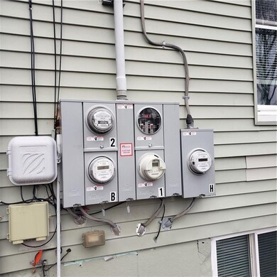 8 Walker St, West Warwick, RI 02893 - photo 6