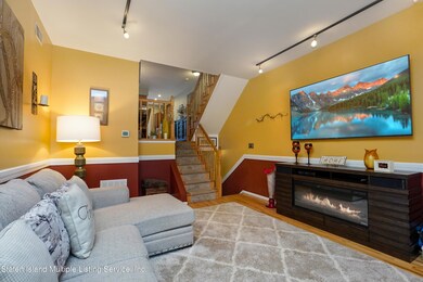 15 Woodcutters Ln, Staten Island, NY 10306 - photo 7
