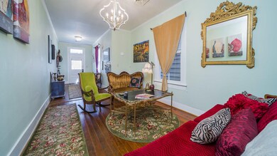 5-living_area_to_front