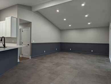 1811 Devon Dr, Springfield, OH 45503 - photo 6