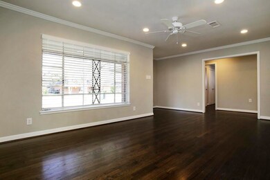 2219 Libbey Dr, Houston, TX 77018 - photo 2